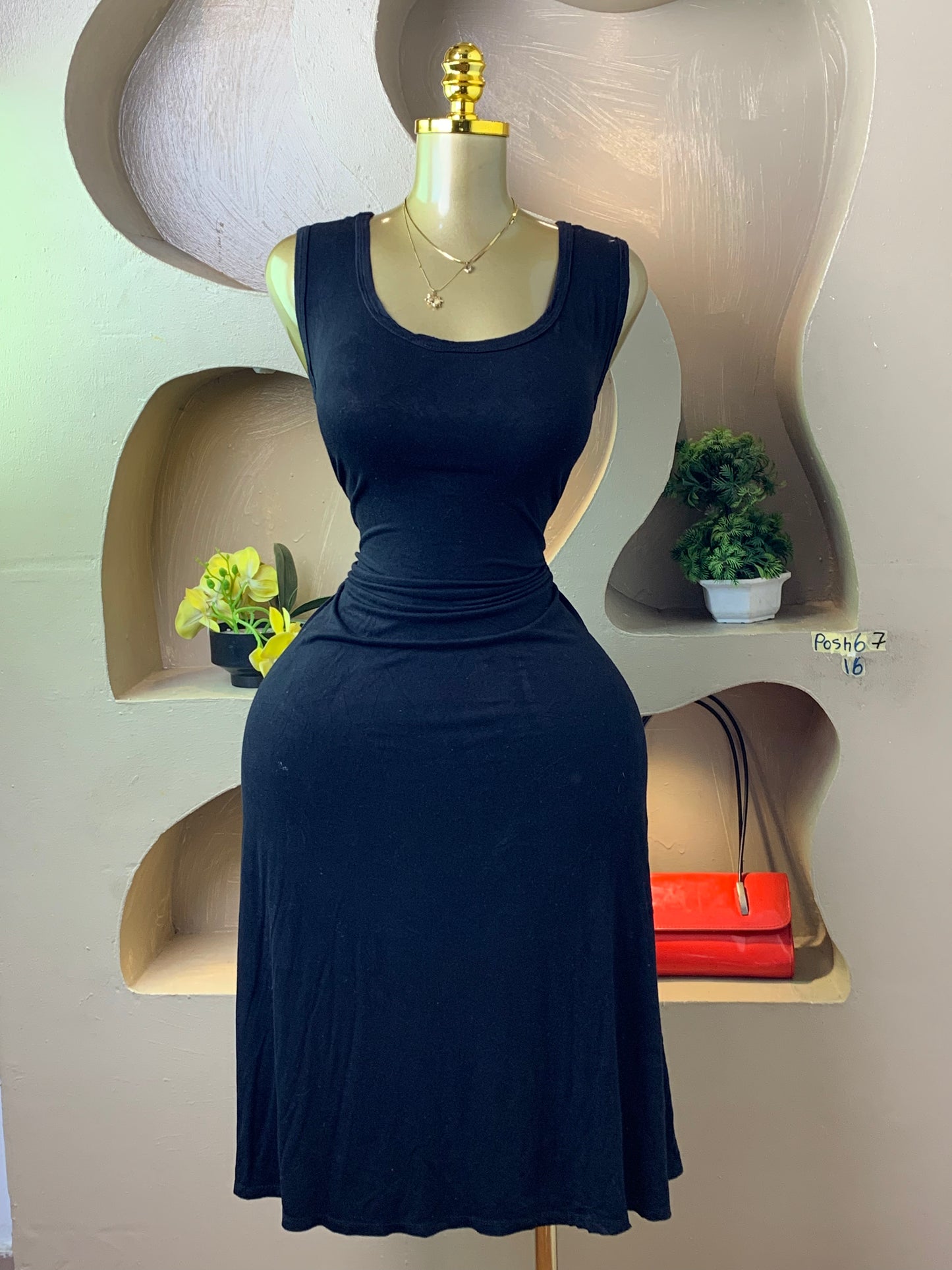 POSH67 BLACK DRESS SIZE16