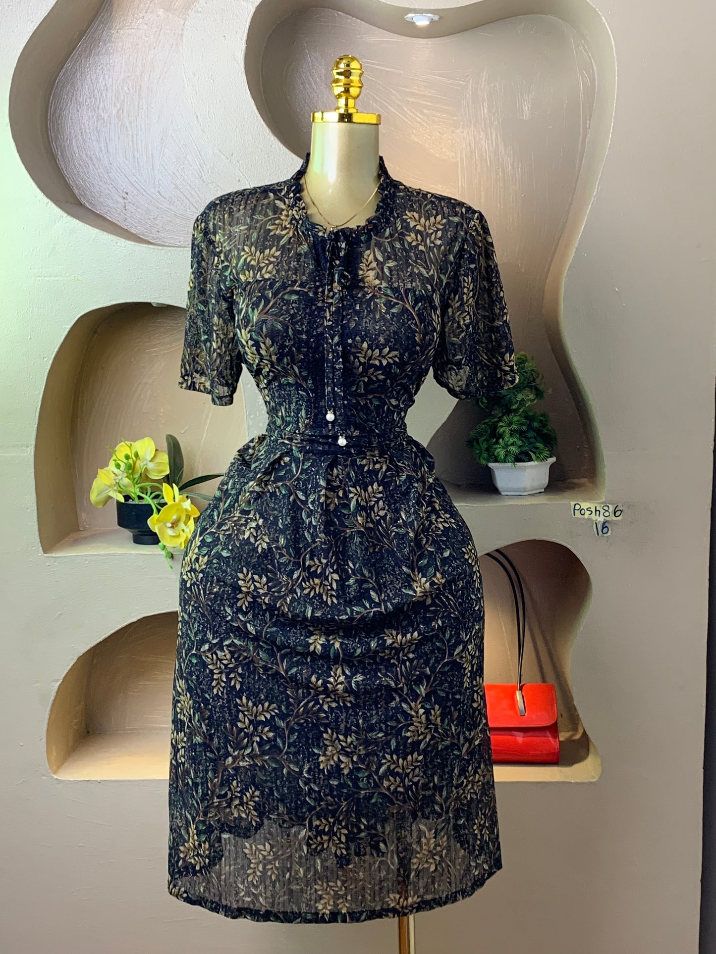 POSH86 FLORAL DRESS SIZE16