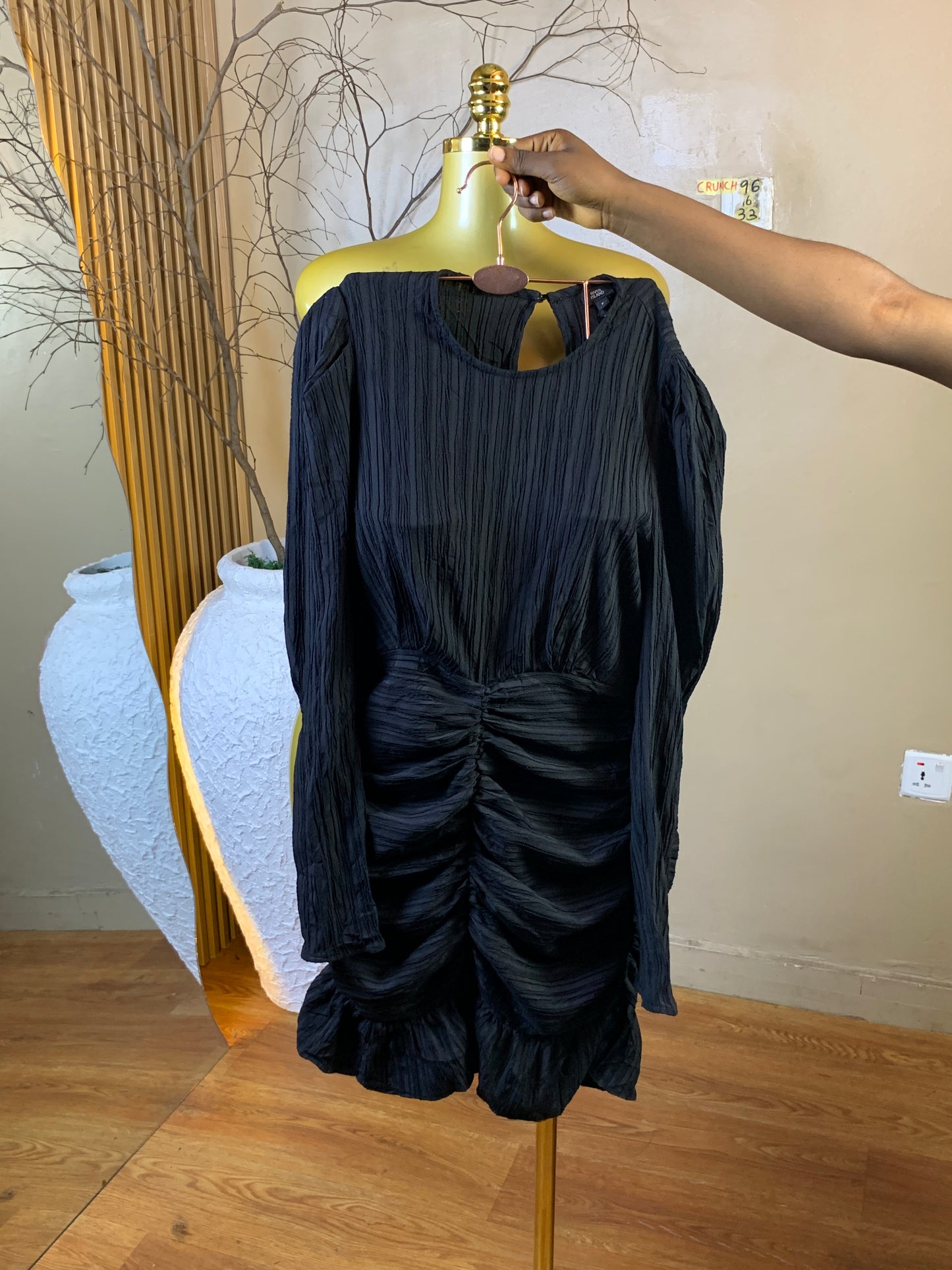CRUNCH96 SIZE6 Length33 black dress