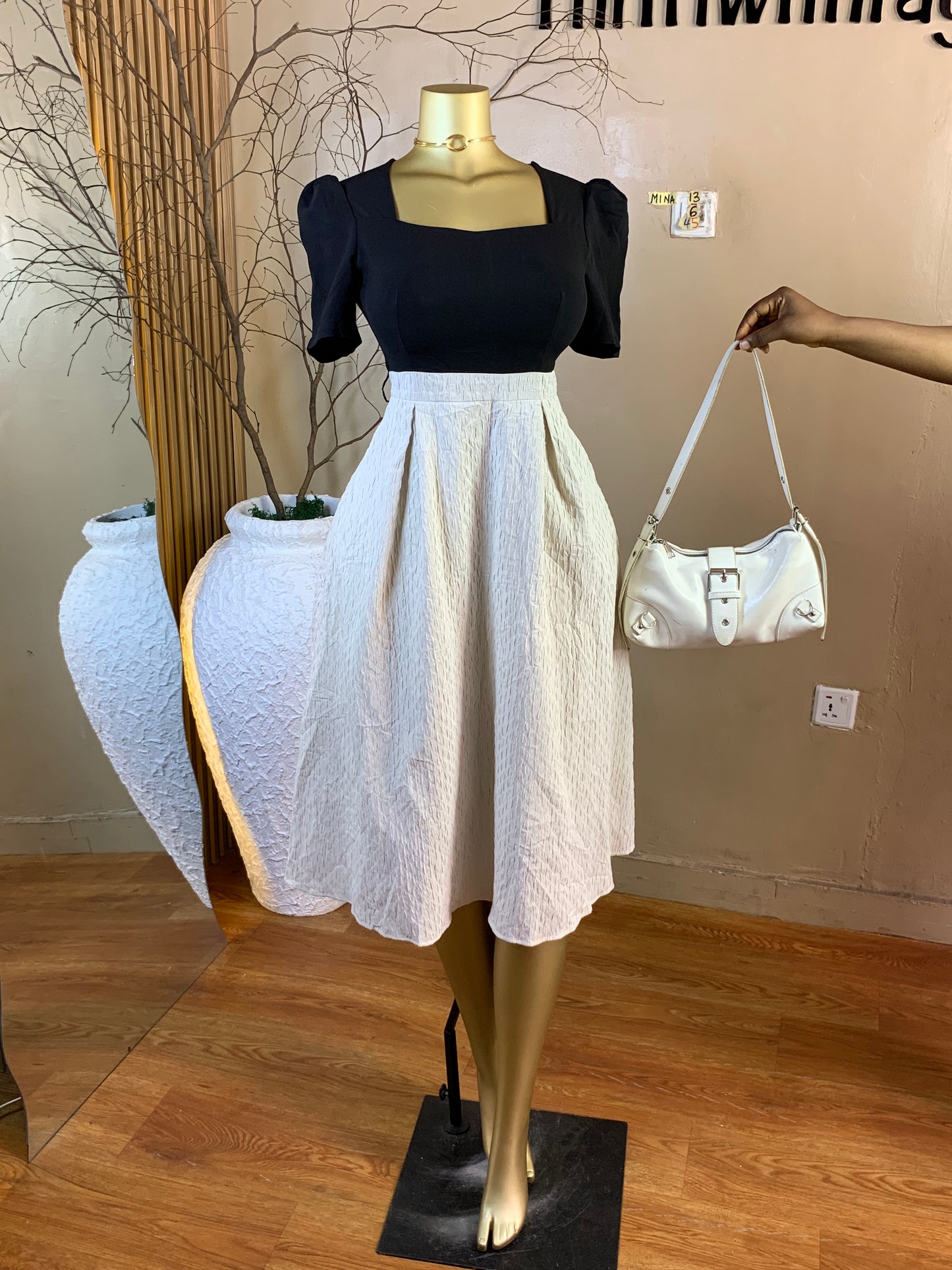 MINA13 SIZE6 Length45 white&black corporate dress