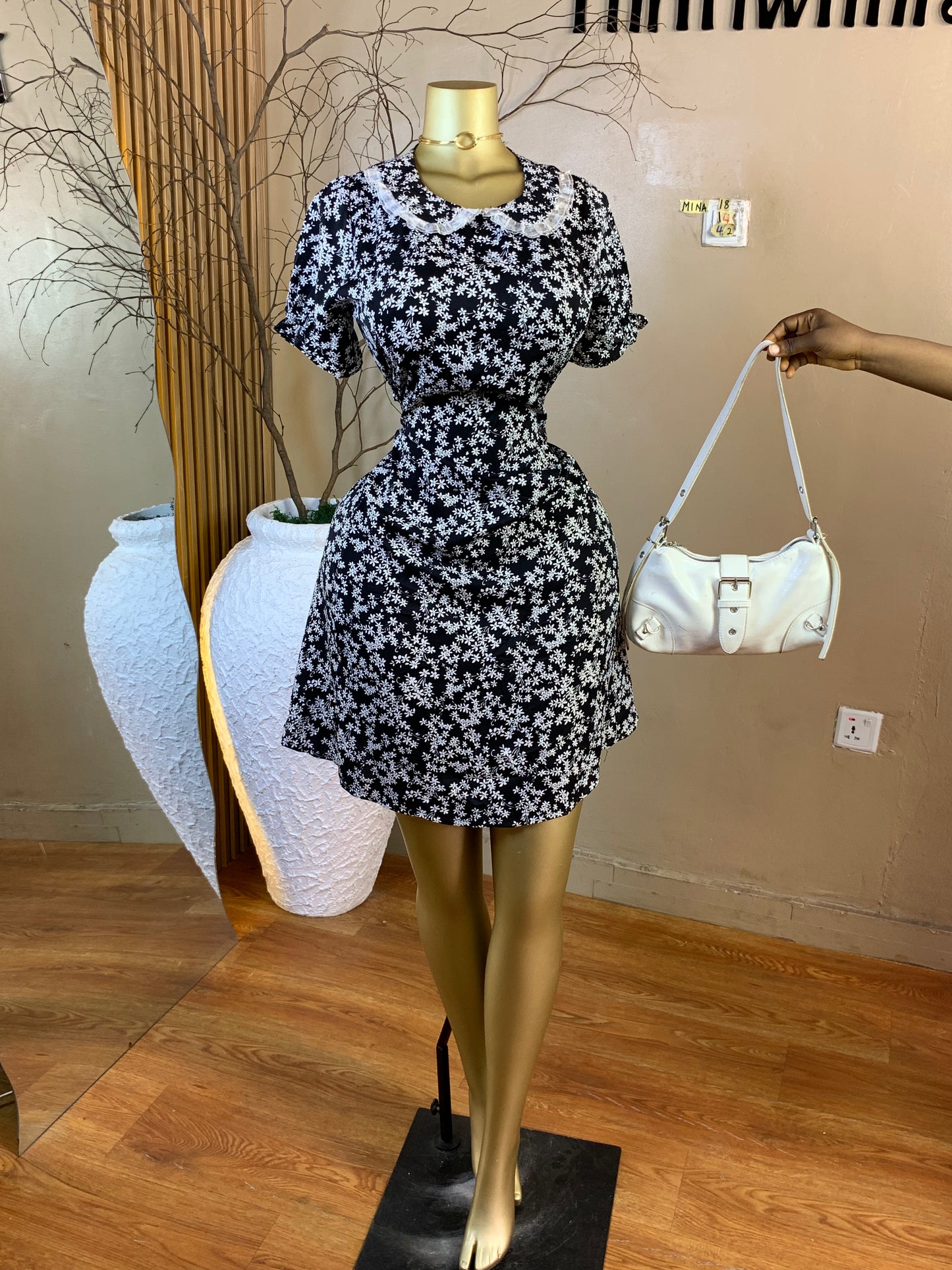 MINA18 SIZE14 Length42 white&black drsss