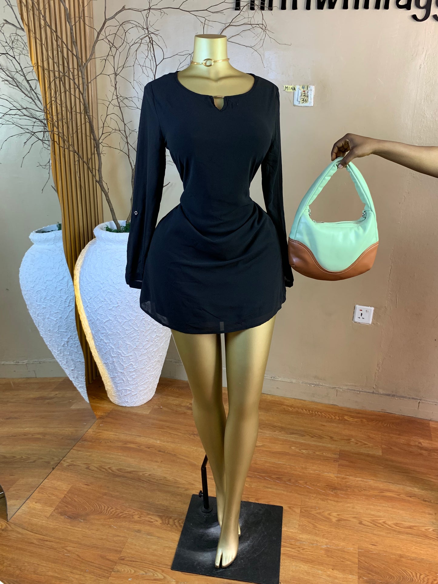 MINA41 SIZE12 Length36 black dress