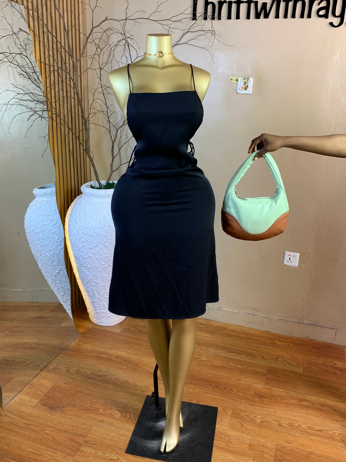 MINA47 SIZE8 Length46 black dress