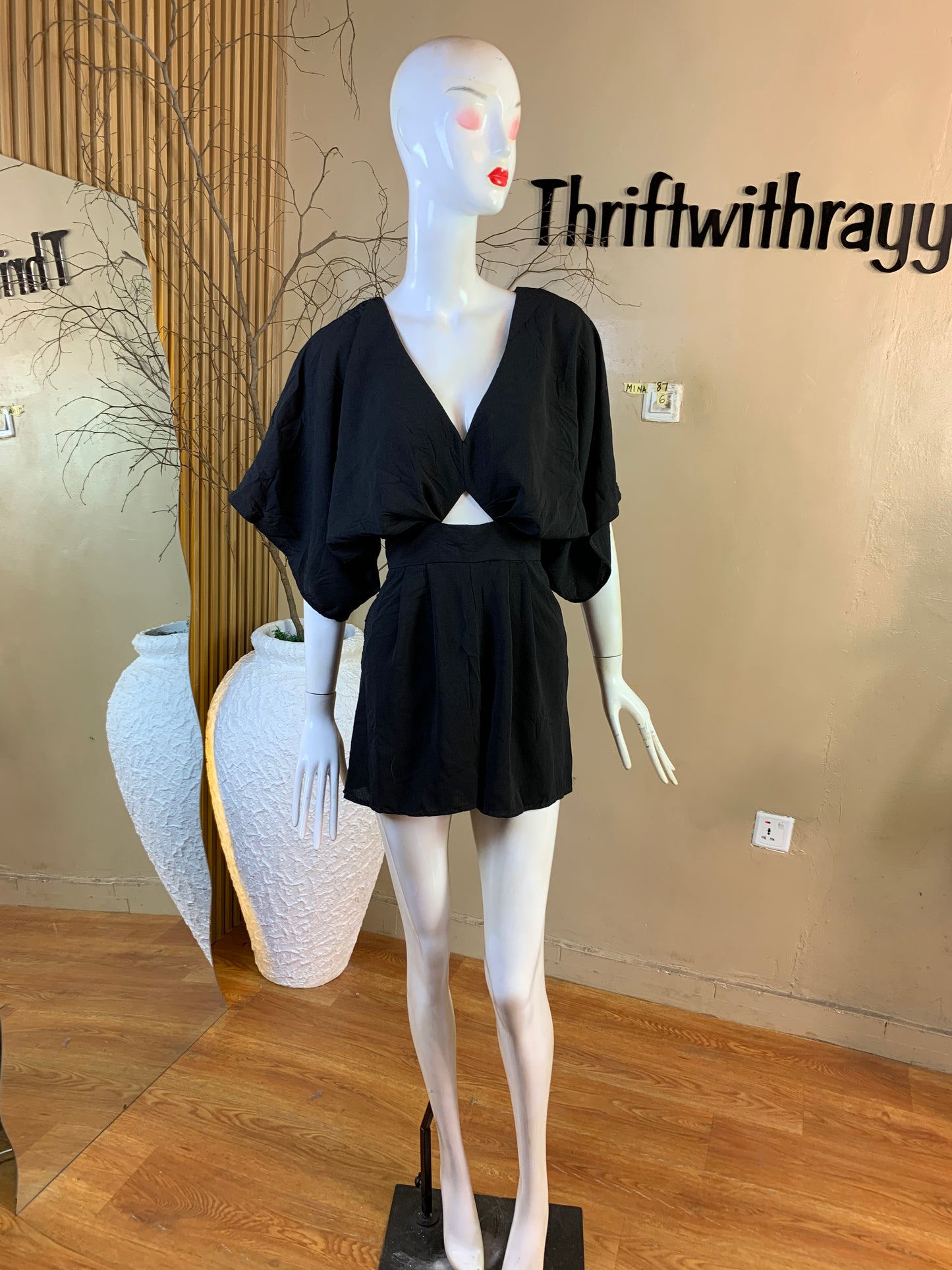MINA87 SIZE6 black Playsuit