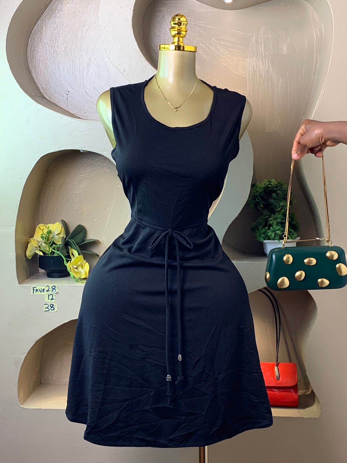 FAVE28 BLACK DRESS SIZE12 Length38