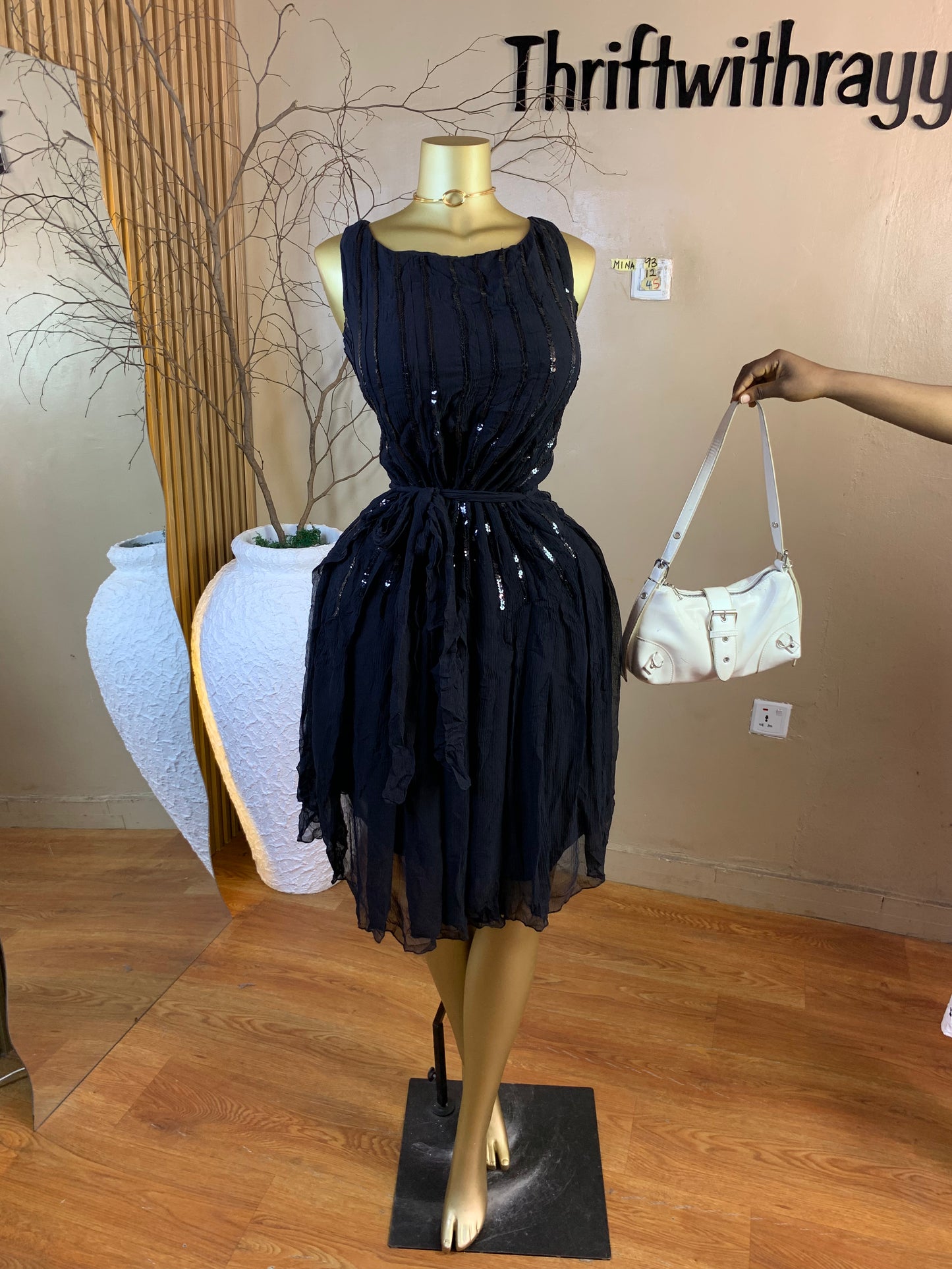 MINA93 SIZE12 Length45 black dress