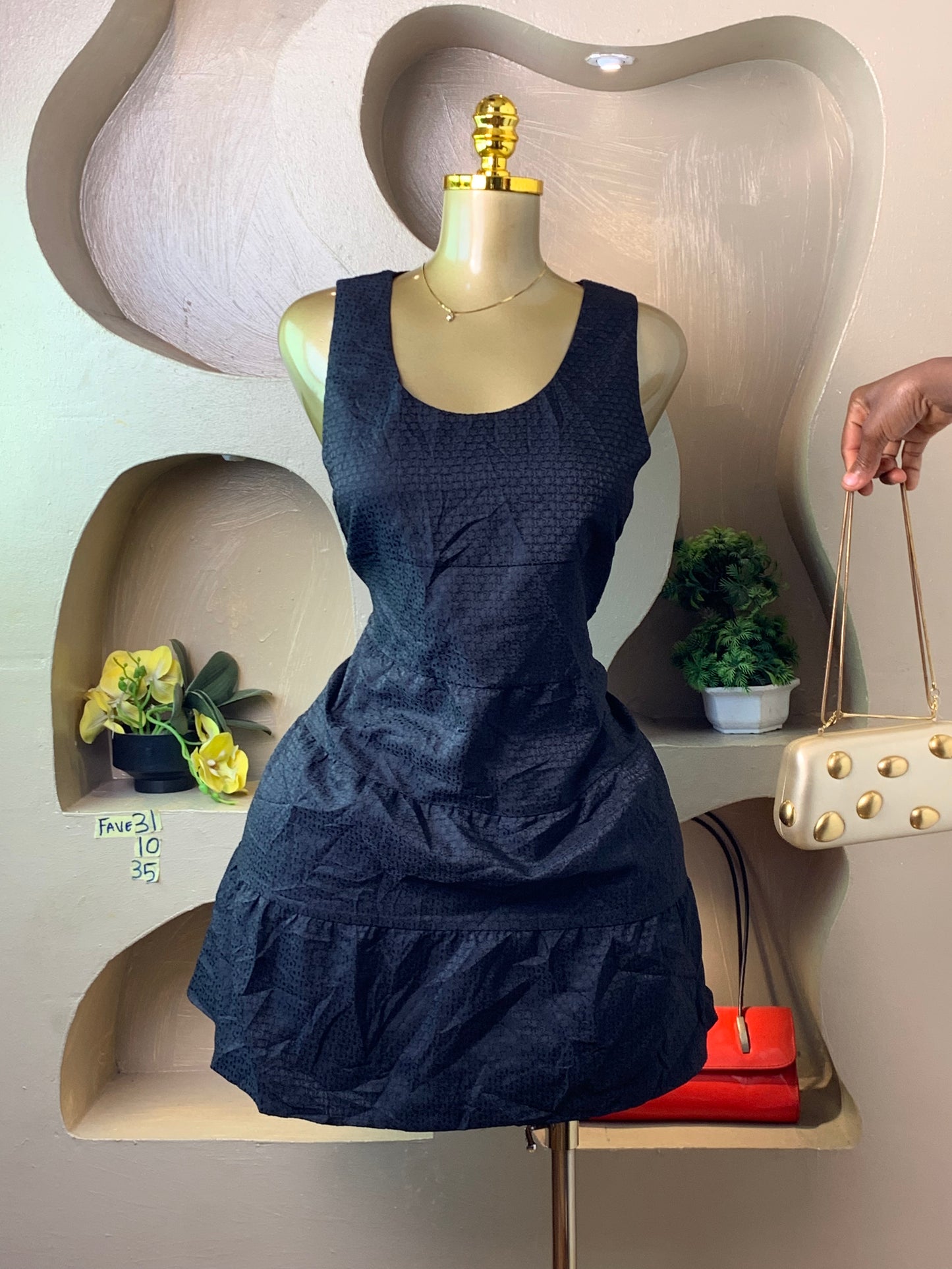 FAVE31 BLACK DRESS SIZE10 Length35