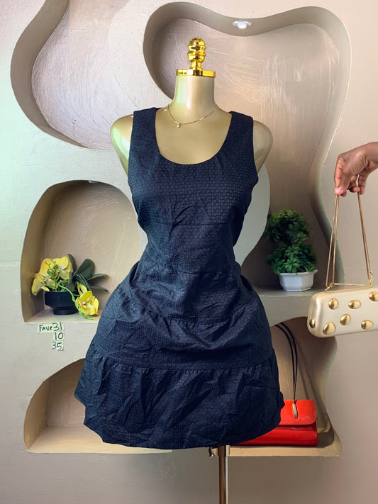 FAVE31 BLACK DRESS SIZE10 Length35