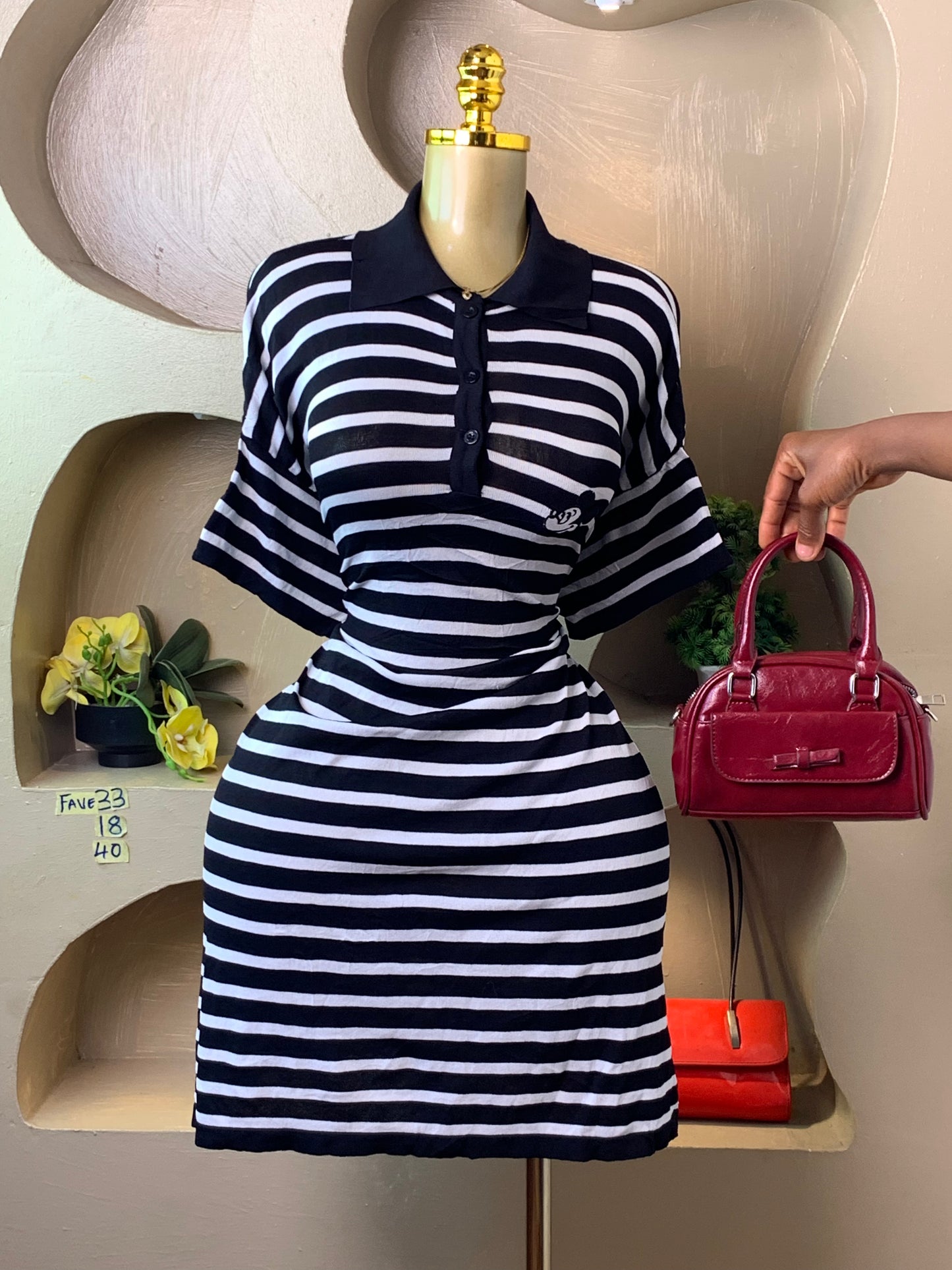 FAVE33 BLACK& DRESS SIZE18 Length40