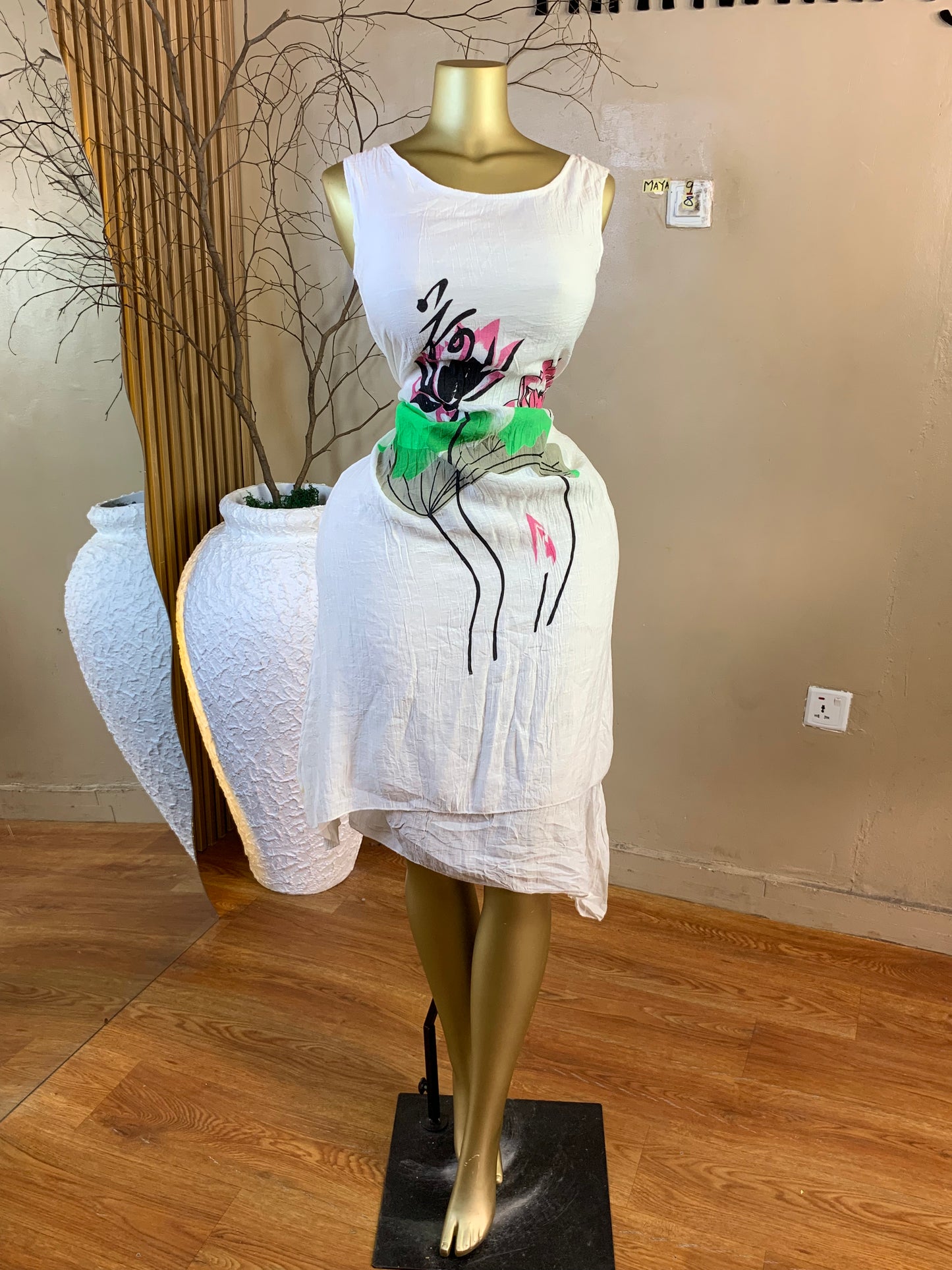 MAYA9 SIZE8/10 white dress