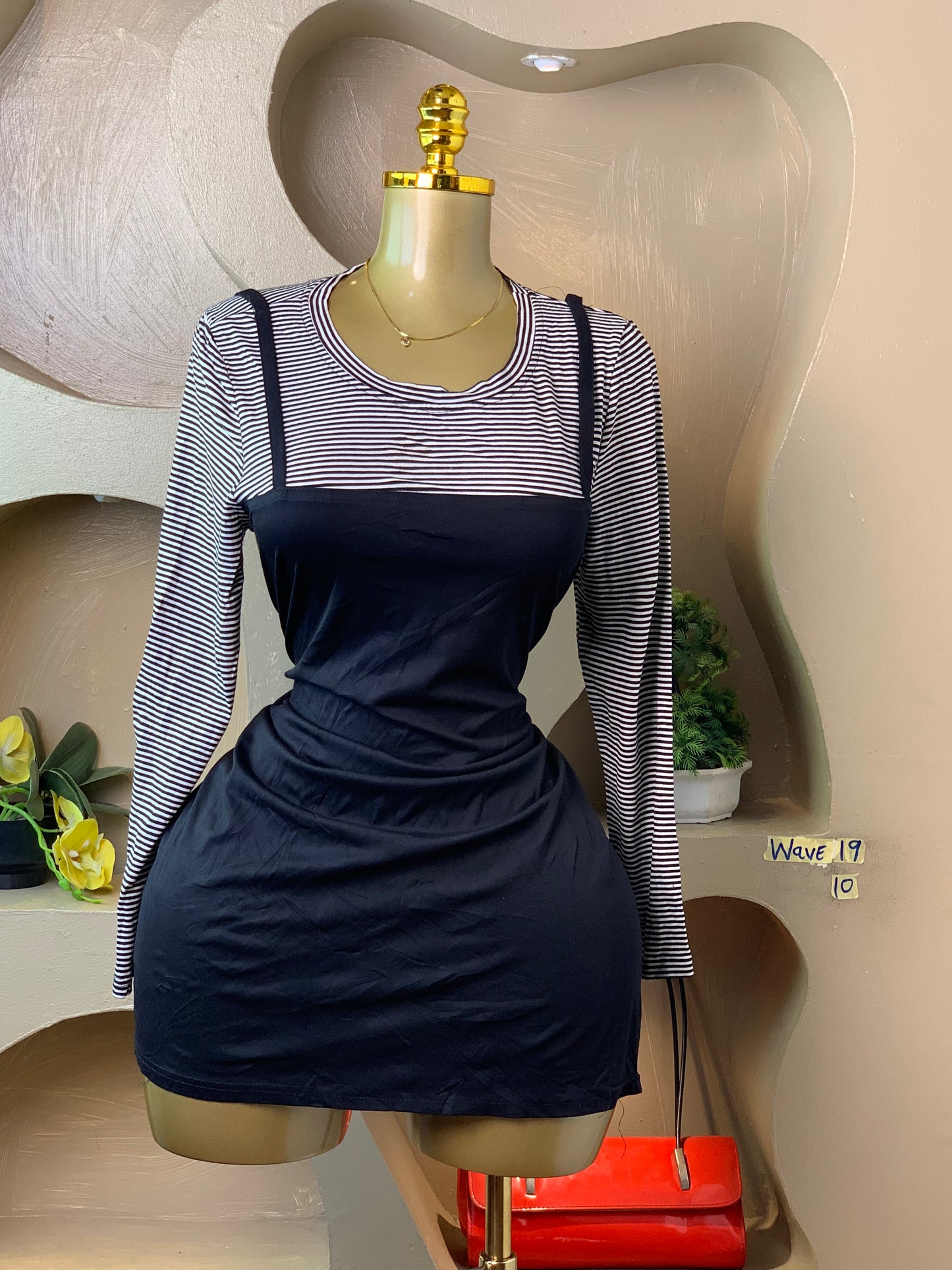 WAVE19 BLACK DRESS SIZE10
