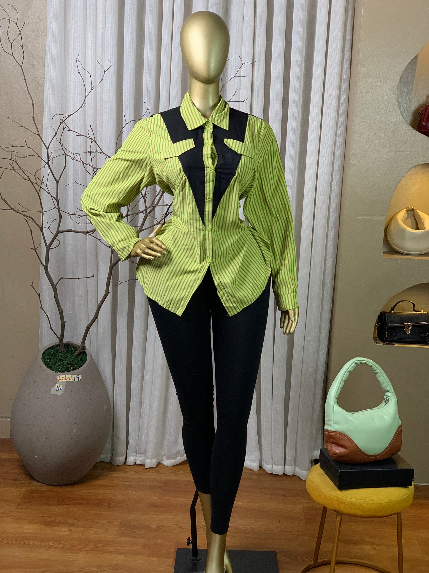 LOLA19 SIZE14 Shirt only