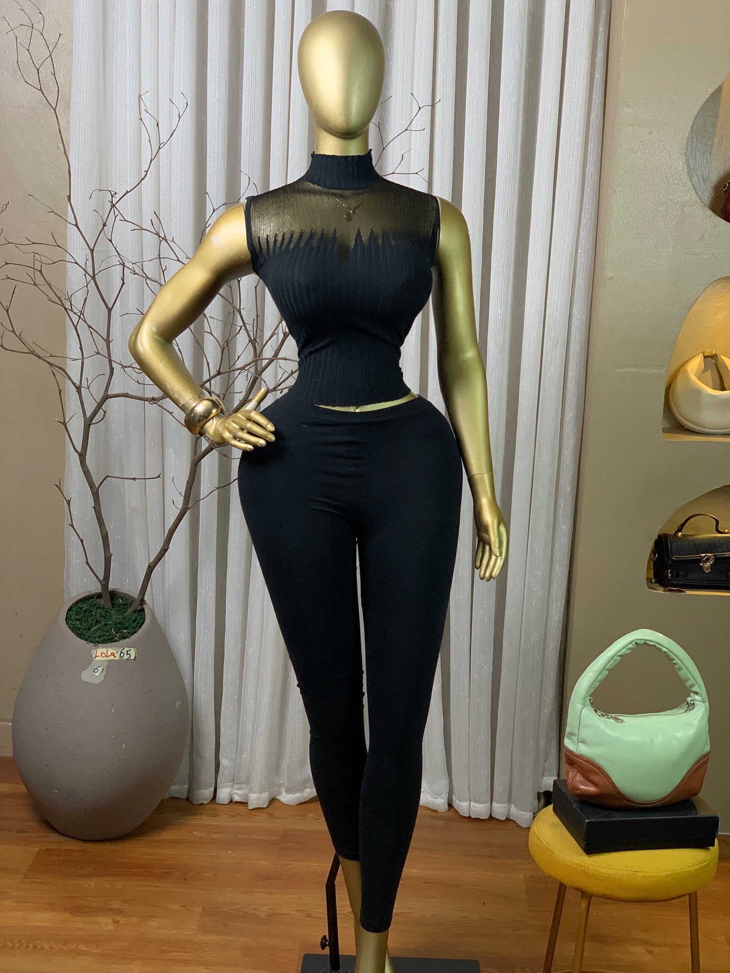 LOLA65 SIZE6 black top
