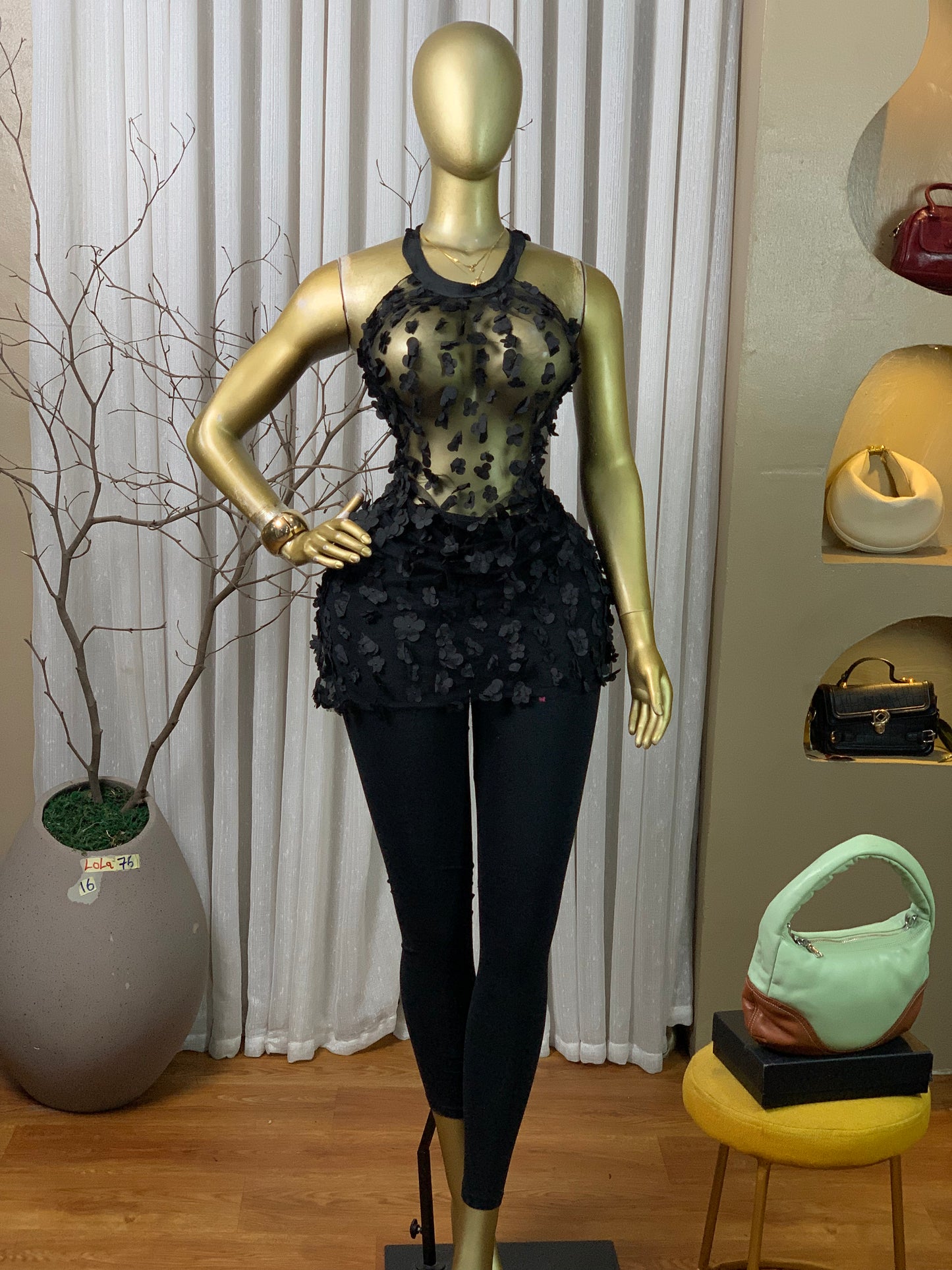 LOLA76 SIZE16/18 Black top