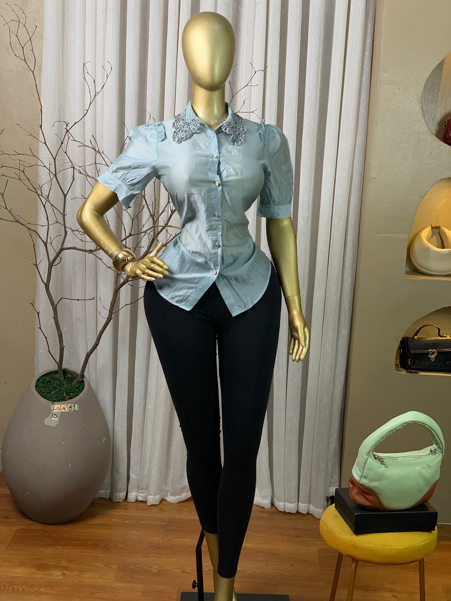 LOLA81 SIZE10 shirt only