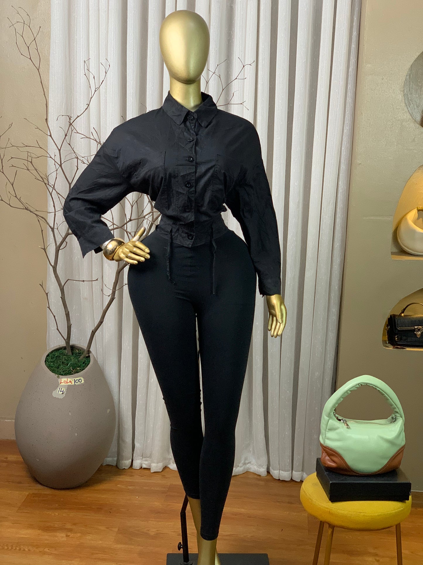 LOLA100 SIZE14 black top