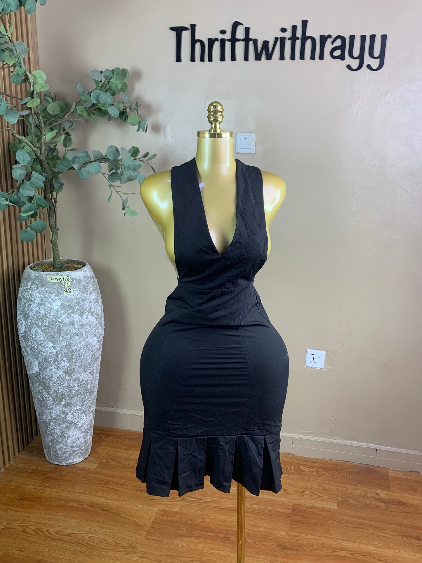 SIZE6 2MAY68 Length38