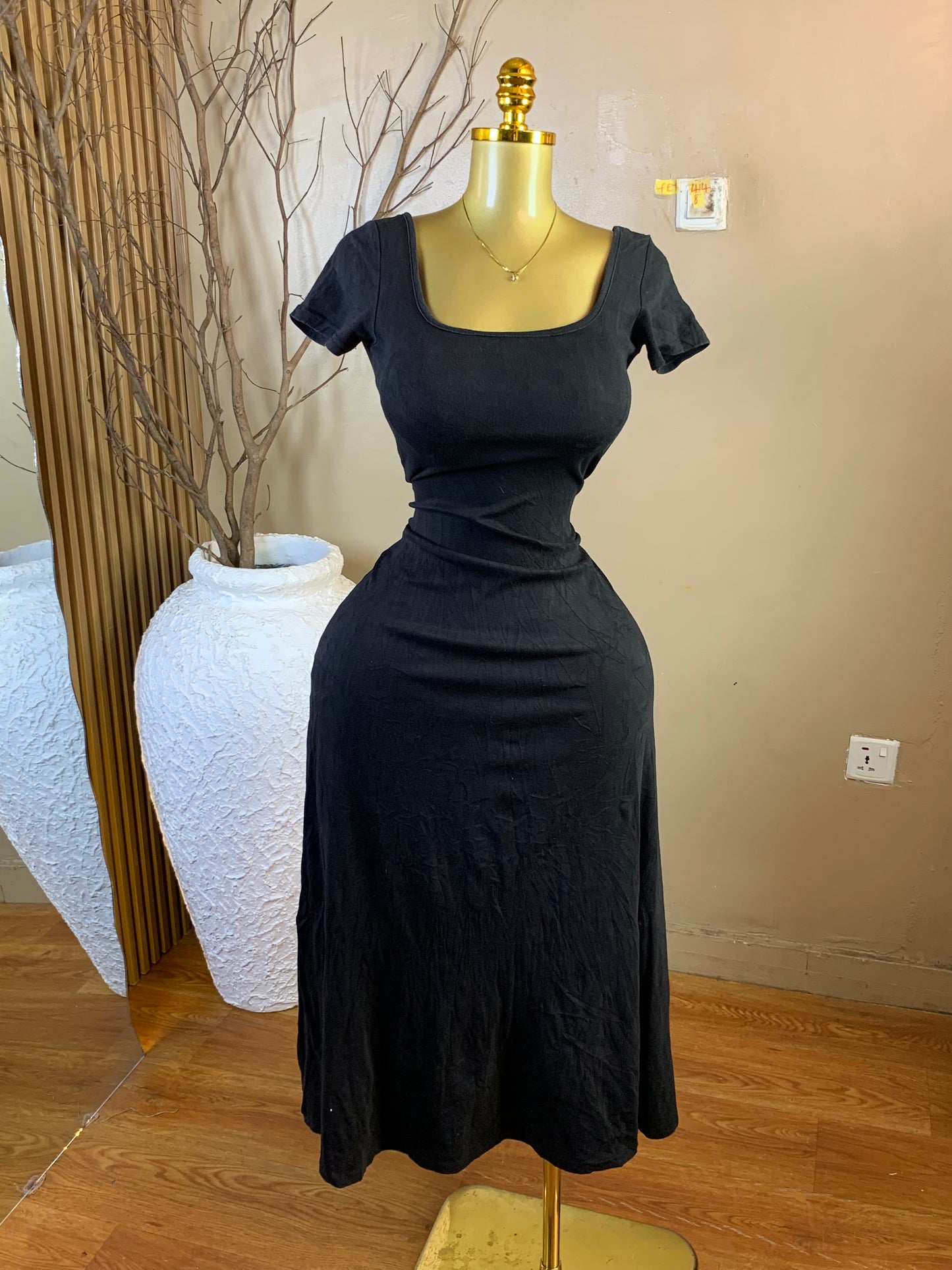 FEYI44 SIZE8 black dress